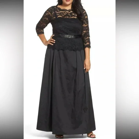 Adrianna Papell Navy Lace Long-Sleeve Gown - Picture 3 of 12